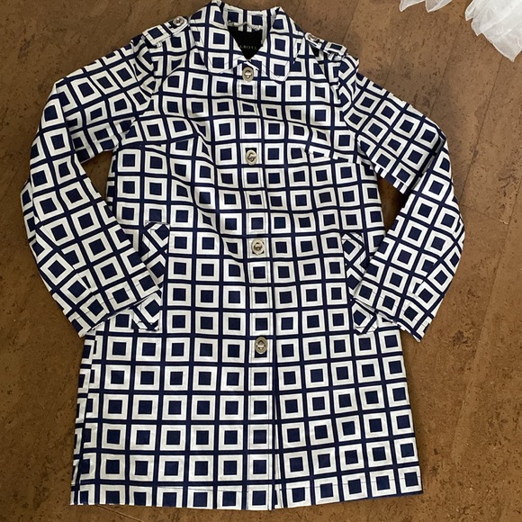 Talbots short trench geometric, toggle coat! Modern/classic Size 5 - Picture 12 of 17